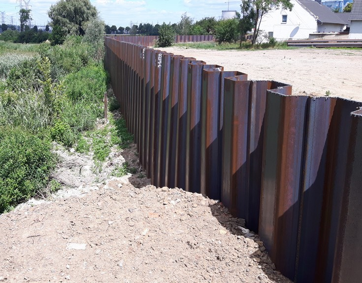 Corroded steel sheet piles before application of an RD Coatings coating